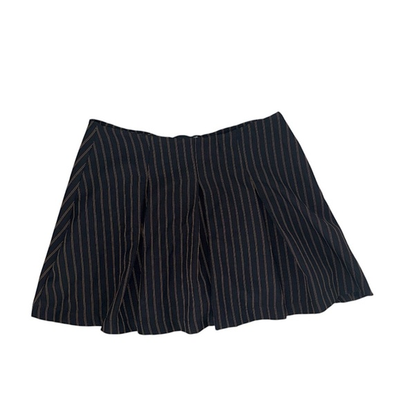 Reclaimed Vintage Black Brown Pinstripe Pleated Mini Skort - Picture 1 of 9